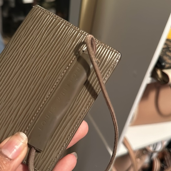 Louis Vuitton Epi Cardholder - Picture 3 of 11